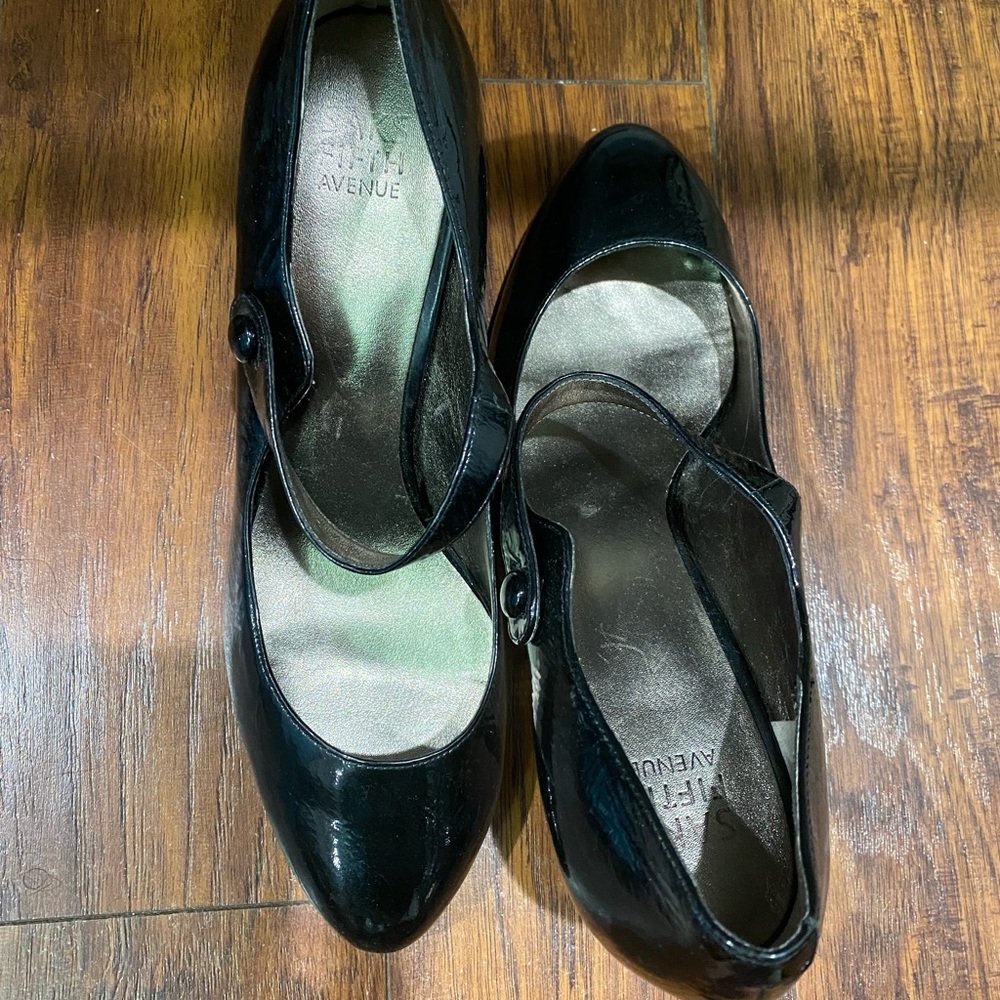 Saks fifth avenue black patent pumps